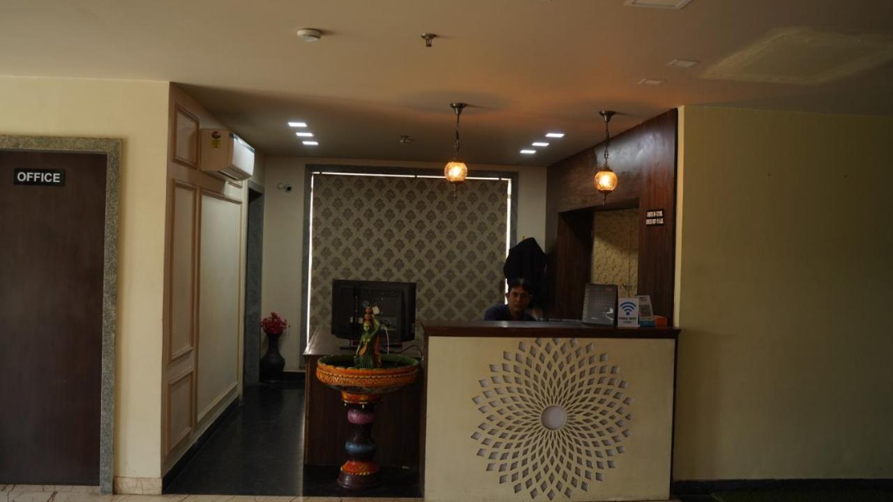 Raas Mahal-Hotel In Jaipur Near Tourist Places Exterior photo